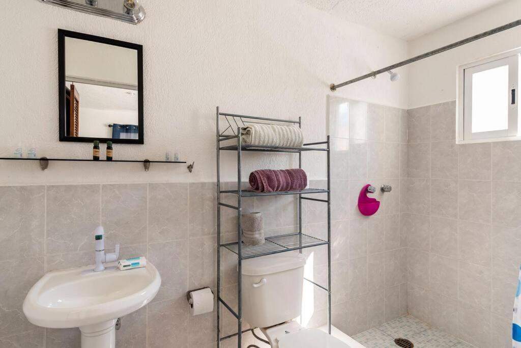 Micro Studio Perfect For Backpackers, Couples, 3 Min Drive To Playa El Nino แคนคูน ภายนอก รูปภาพ